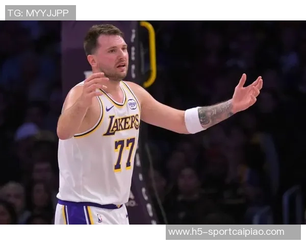 马克西本赛季第三次砍下30分10助攻控卫中仅次于东契奇和康宁汉姆