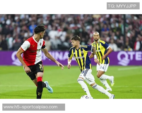 范佩西执教危机加剧费耶诺德连续四场不胜荷甲积分差距扩大至11分 范佩西执教危机加剧费耶诺德连续四场不胜荷甲积分差距扩大至11分